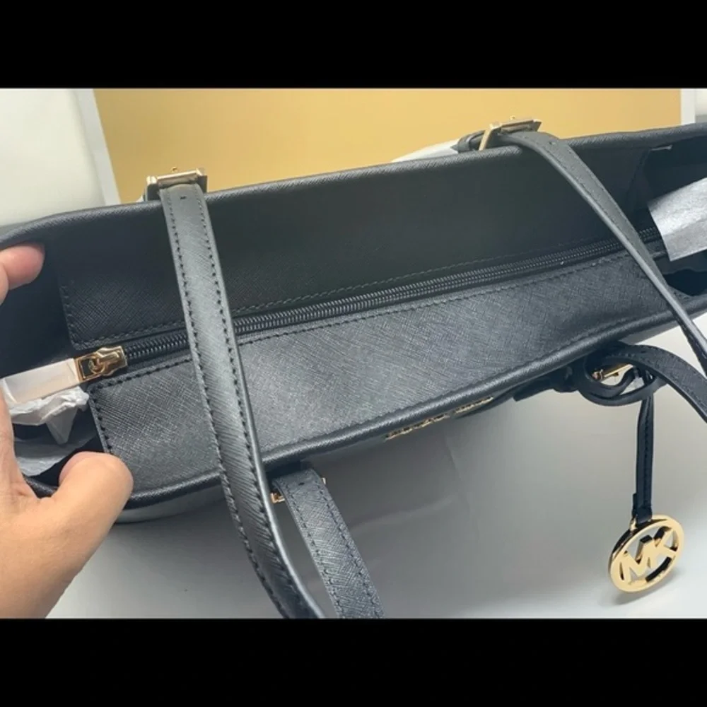 Michael kors jet set top zipper tote bag black